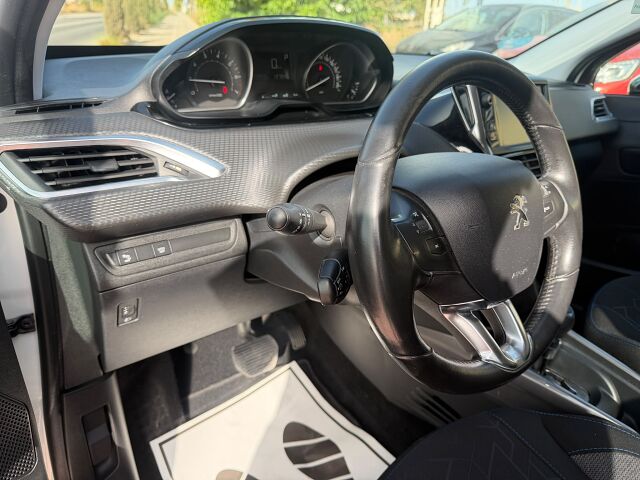 PEUGEOT 2008 STYLE 1.2 E-THP AUTO SPANISH LHD IN SPAIN 83000 MILES SUPERB 2018